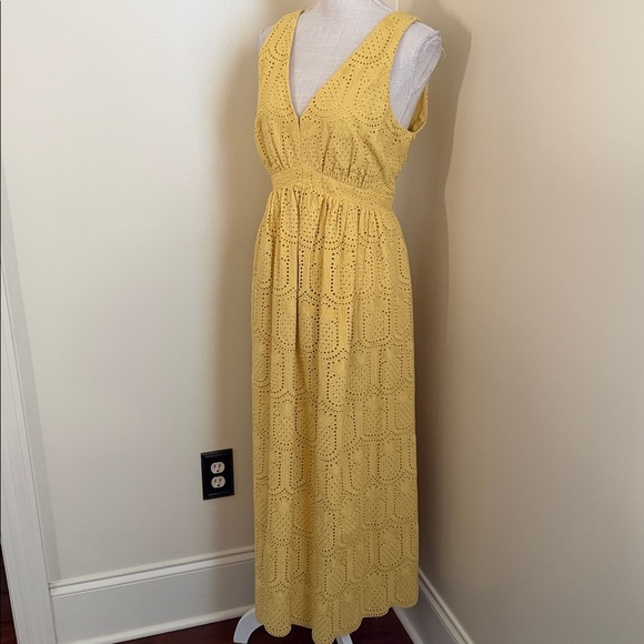 ADELYN RAE Elegant Yellow Lace Midi Dress - Picture 6 of 13